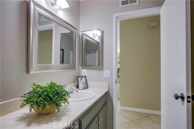 3209 S Center Street, Santa Ana CA: https://media.crmls.org/medias/959f7e40-4e02-4ea5-a939-c8fb98175cef.jpg