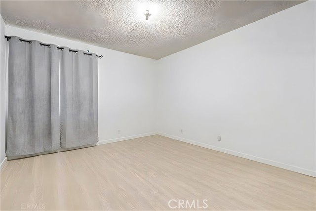 Detail Gallery Image 14 of 27 For 900 W Sierra Madre #44,  Azusa,  CA 91702 - 3 Beds | 2/1 Baths