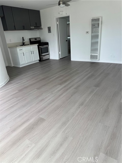 Detail Gallery Image 4 of 24 For 12221 Peacock Ct #4,  Garden Grove,  CA 92841 - 1 Beds | 1 Baths