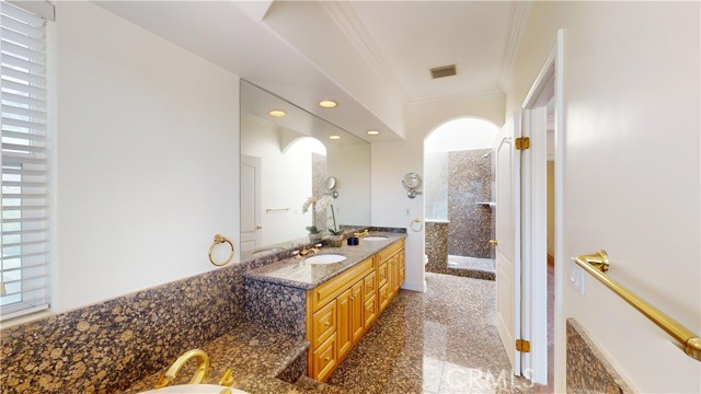 Detail Gallery Image 26 of 49 For 11054 Plainview Ave, Tujunga,  CA 91042 - 5 Beds | 3/1 Baths