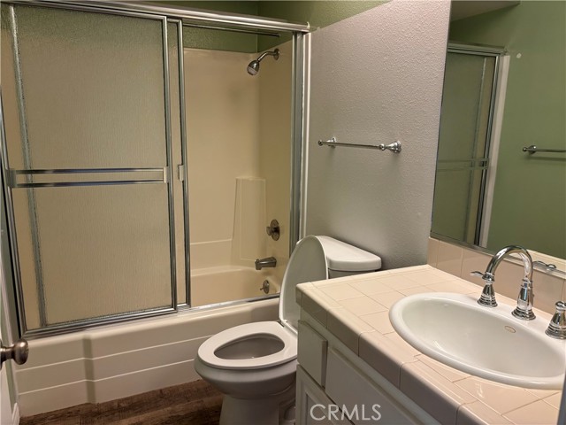 Photo #4: TR24184040 Listing 