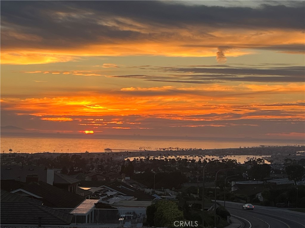 https://media.crmls.org/medias/95a1c209-1459-4c59-a1b9-94aa1780bc39.jpg?preset=X-Large