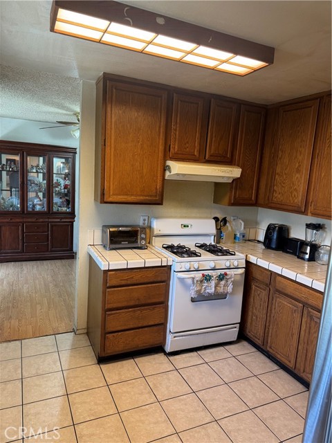 Detail Gallery Image 5 of 26 For 14222 Filmore, Arleta,  CA 91331 - 3 Beds | 2 Baths