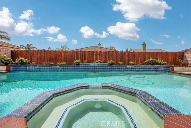 870 E Bermuda Dunes Court, Ontario CA: https://media.crmls.org/medias/95a224a8-3e73-45ae-a7d6-887c530a4118.jpg