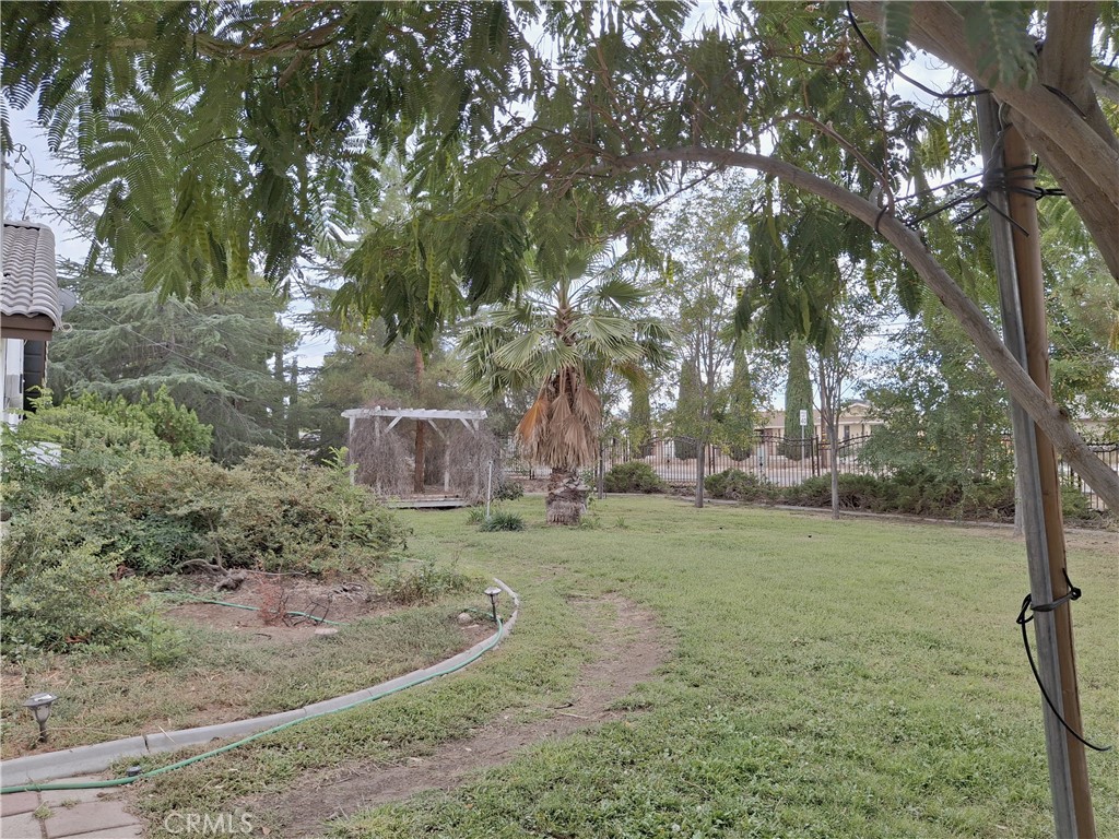 https://media.crmls.org/medias/95a22b06-07e6-4b17-9e56-3982380aaa31.jpg?preset=X-Large