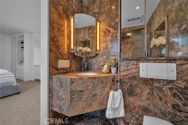 727 Esplanade, Redondo Beach, California 90277, 2 Bedrooms Bedrooms, ,1 BathroomBathrooms,Residential,Sold,Esplanade,SB24074186