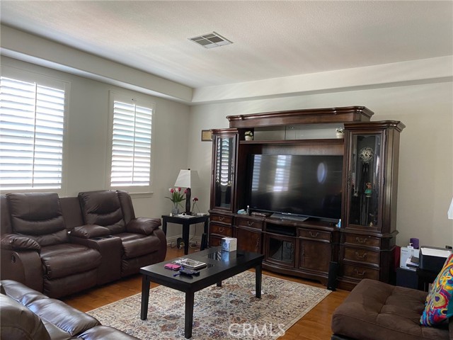 Detail Gallery Image 6 of 6 For 2889 Plaza Del Amo #107,  Torrance,  CA 90503 - 3 Beds | 2/1 Baths