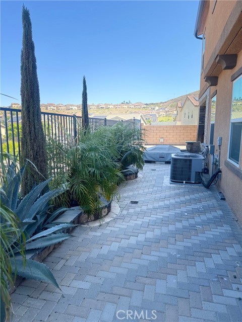 24657 Rockston Drive, Corona CA: https://media.crmls.org/medias/95a44e49-b53a-4425-a051-8bbc702894f3.jpg