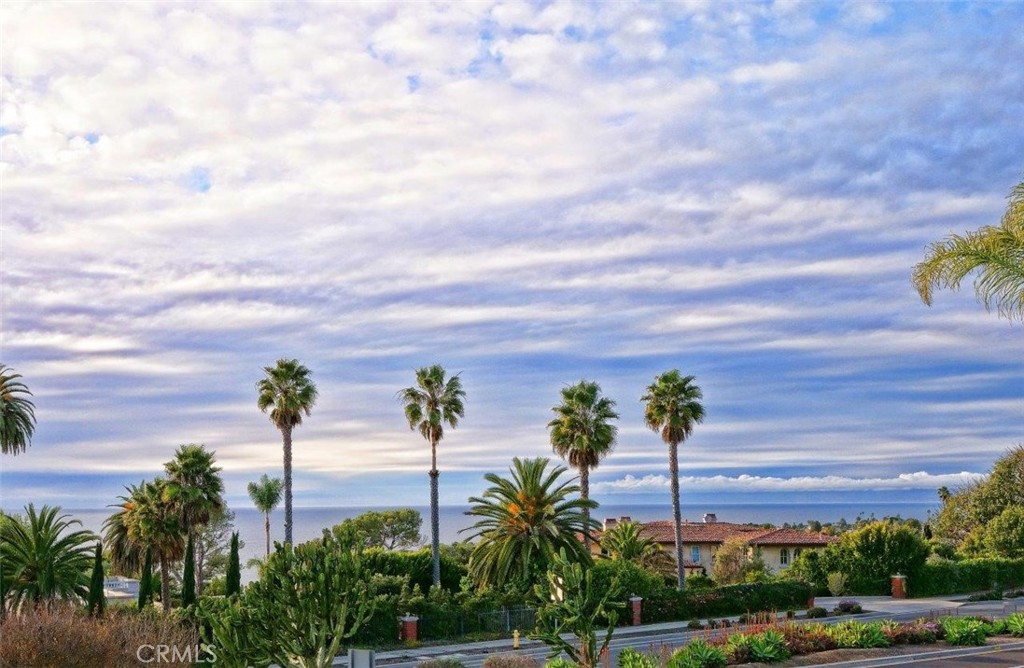 https://media.crmls.org/medias/95a4bb34-b383-4349-aaca-cc8a7bd31449.jpg?preset=X-Large