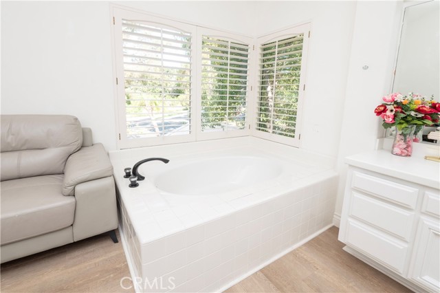 5 Encinal, Lake Forest CA: https://media.crmls.org/medias/95a4f2f4-093f-43cd-8c71-431e29051316.jpg