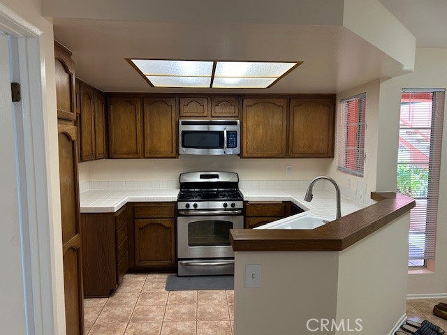 Detail Gallery Image 4 of 12 For 24520 Park St, Torrance,  CA 90505 - 2 Beds | 2 Baths