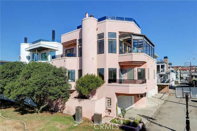 38 15th Street, Hermosa Beach, California 90254, 4 Bedrooms Bedrooms, ,3 BathroomsBathrooms,Residential,Sold,15th,SB22234802