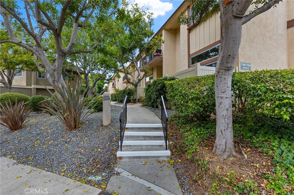 7720 Nightingale Way - photo 2