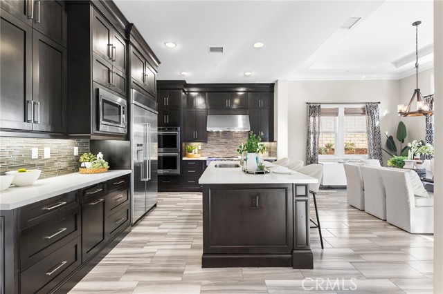 Detail Gallery Image 10 of 46 For 11 Goldenrod, Lake Forest,  CA 92630 - 4 Beds | 4/1 Baths