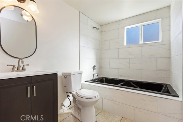 700 E Washington Street, Colton CA: https://media.crmls.org/medias/95a68aac-b0c6-4958-922b-4fb23838ee93.jpg