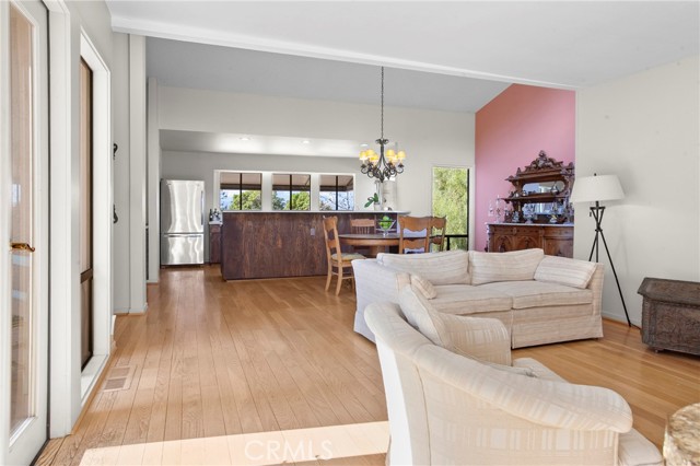 Detail Gallery Image 6 of 37 For 2060 Skylark Ln, San Luis Obispo,  CA 93401 - 3 Beds | 3 Baths