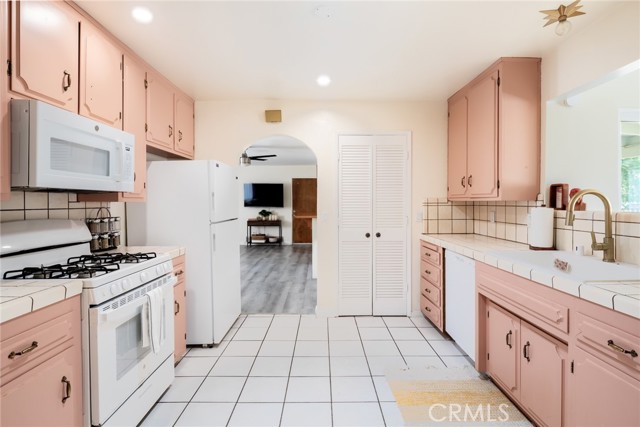 57966 El Dorado Drive, Yucca Valley CA: https://media.crmls.org/medias/95a8dcdd-02ba-4af1-9c86-2ac50c0e8c7c.jpg