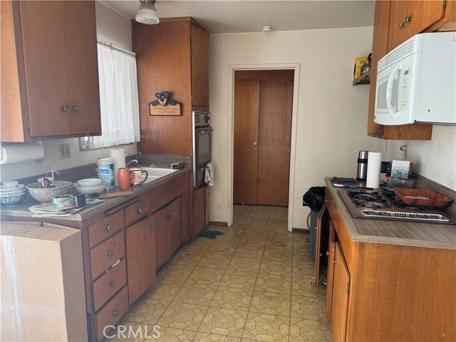 8841 Universe Avenue, Westminster CA: https://media.crmls.org/medias/95a9236b-a9a6-4b94-ade5-4e93e494bc07.jpg