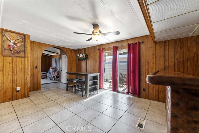 2230 Lake Park Dr, San Jacinto CA: https://media.crmls.org/medias/95a93ac1-bef8-46a9-8a58-15230d22d8c9.jpg