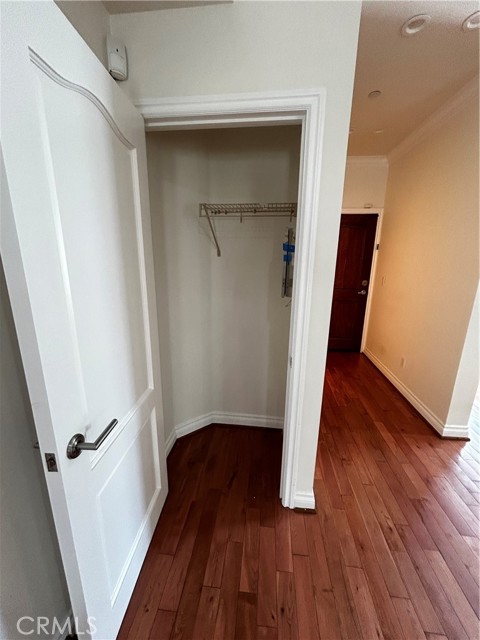 Detail Gallery Image 7 of 38 For 5241 Colodny Dr #201,  Agoura Hills,  CA 91301 - 3 Beds | 2/1 Baths