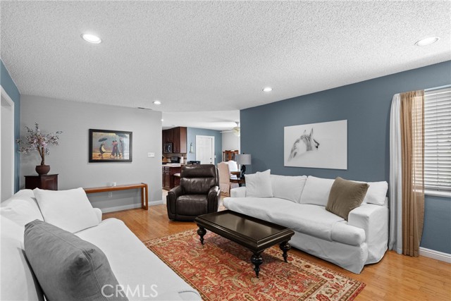 8252 McFadden Avenue, Midway City CA: https://media.crmls.org/medias/95aa172a-49d2-49f7-9b62-d0141ca78e56.jpg