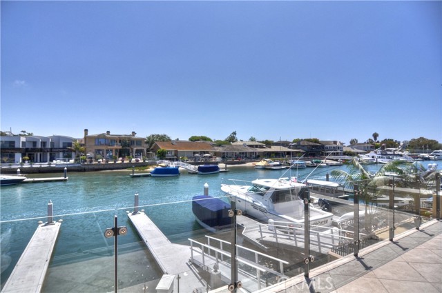 333 Catalina Drive, Newport Beach CA: https://media.crmls.org/medias/95aab91a-2a45-4867-bb7a-b388fb522d31.jpg