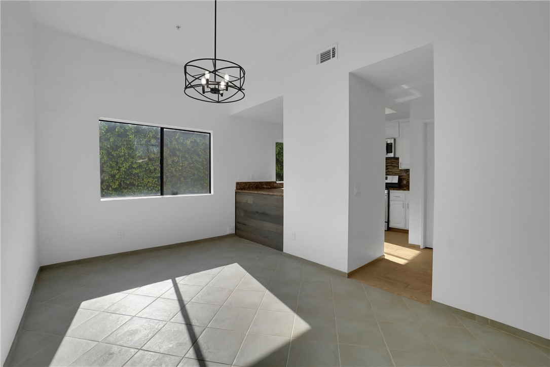 Detail Gallery Image 11 of 32 For 657 S Marengo Ave #7,  Pasadena,  CA 91106 - 3 Beds | 2/1 Baths