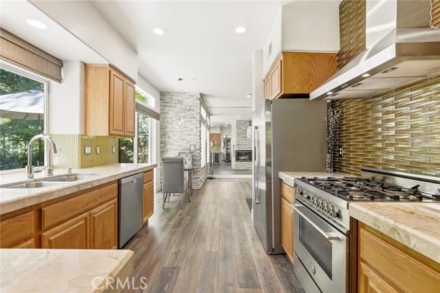 Detail Gallery Image 11 of 29 For 4762 Rhapsody, Oak Park,  CA 91377 - 3 Beds | 3 Baths