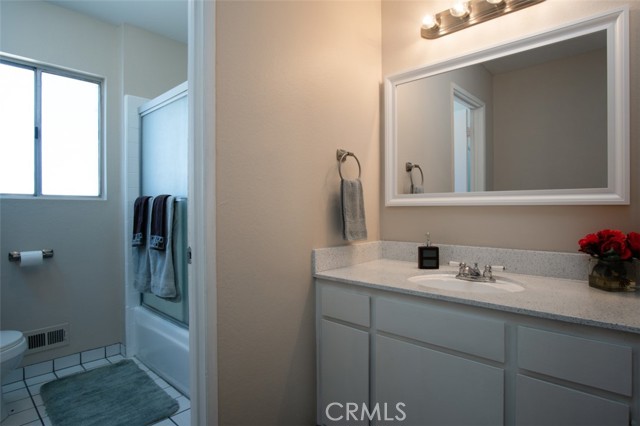 4114 Yankee Drive, Agoura Hills CA: https://media.crmls.org/medias/95ac1129-2f83-4688-84be-a299d7af0f6c.jpg