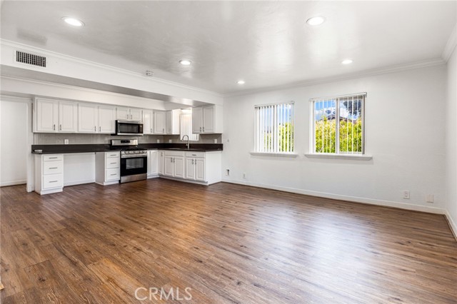 1010 1016 Valencia Street, Costa Mesa CA: https://media.crmls.org/medias/95ac6c3f-ea1f-4969-b9e3-8d8fab4ca80a.jpg