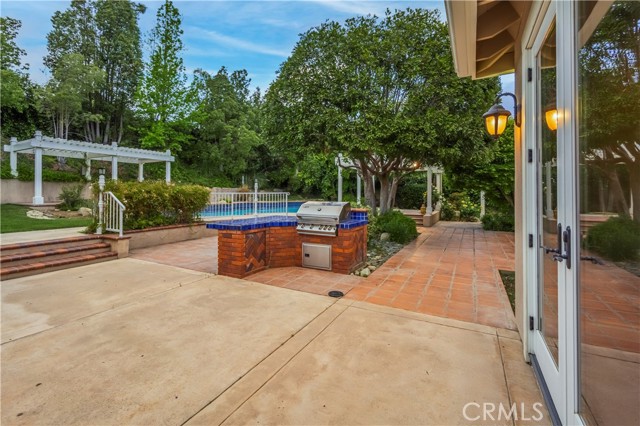 369 Ashbury Lane, Upland CA: https://media.crmls.org/medias/95ad1e91-17ef-4894-a555-0a7137ce52f8.jpg