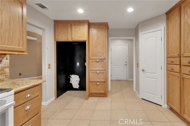 Detail Gallery Image 10 of 34 For 13934 Okesa, Apple Valley,  CA 92307 - 4 Beds | 2/1 Baths