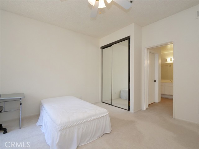 Detail Gallery Image 10 of 37 For 2563 Plaza Del Amo #201,  Torrance,  CA 90503 - 1 Beds | 1/1 Baths