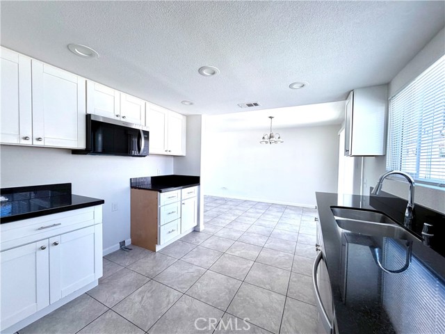 Detail Gallery Image 6 of 17 For 417 N Grove Ave a,  Ontario,  CA 91764 - 3 Beds | 2 Baths