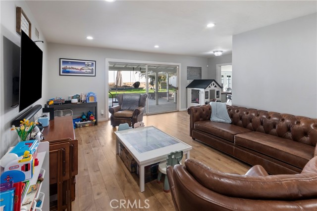 Detail Gallery Image 9 of 31 For 2920 Cheyenne, Riverside,  CA 92506 - 4 Beds | 3 Baths