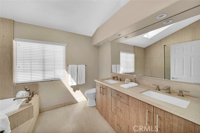 Detail Gallery Image 21 of 33 For 227 48th St, Newport Beach,  CA 92663 - 4 Beds | 4/1 Baths