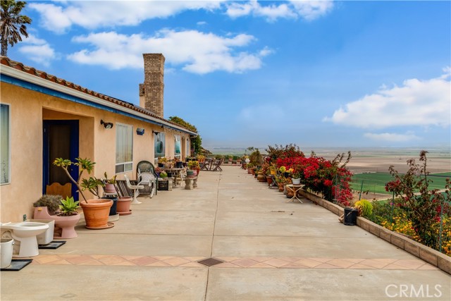 585 Via Mira Valle, Nipomo CA: https://media.crmls.org/medias/95afa63b-175f-4574-ba88-524146f0ec59.jpg