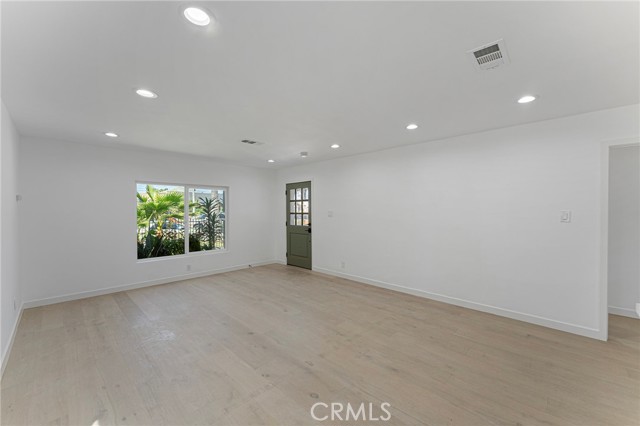 Detail Gallery Image 5 of 17 For 2740 S Sycamore, Los Angeles,  CA 90016 - 3 Beds | 2 Baths