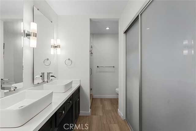 Detail Gallery Image 16 of 24 For 1045 N Kings Rd #107,  West Hollywood,  CA 90069 - 2 Beds | 2 Baths
