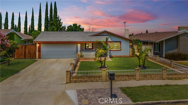 949 W Crestview St, Corona, CA 92882