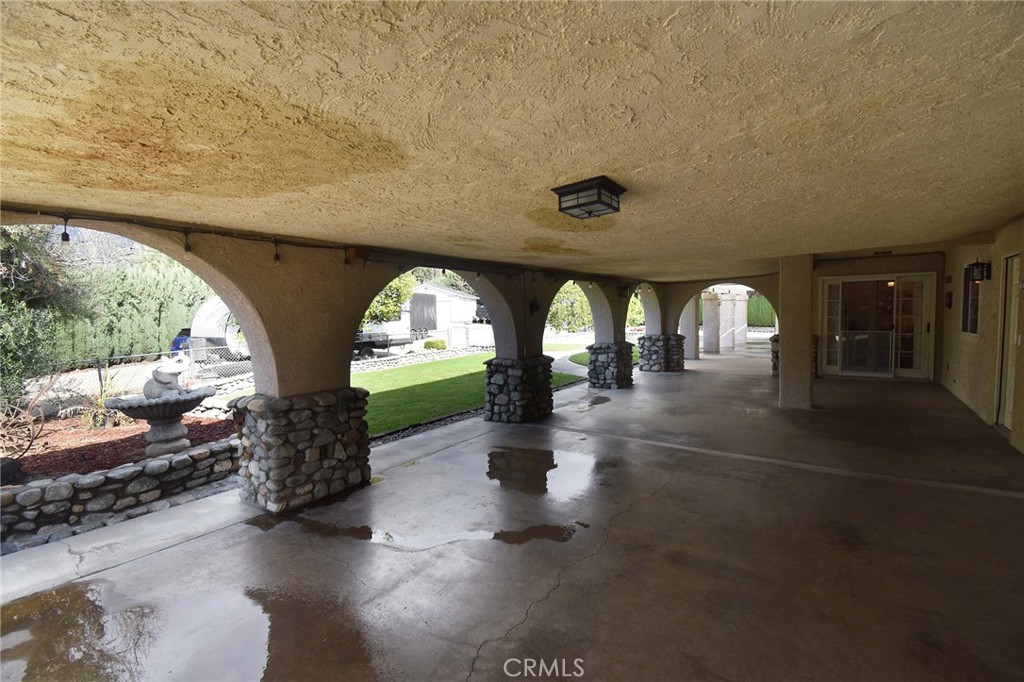 https://media.crmls.org/medias/95b1ee89-f141-44d1-8342-0a130f48266e.jpg?preset=X-Large