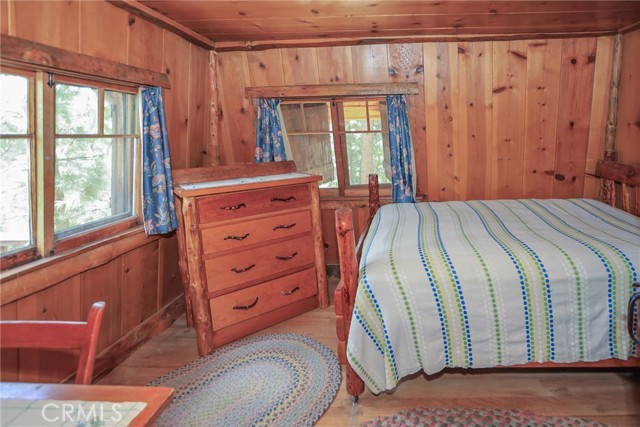 Detail Gallery Image 25 of 47 For 39342 Mohawk Dr, Fawnskin,  CA 92333 - 4 Beds | 2 Baths