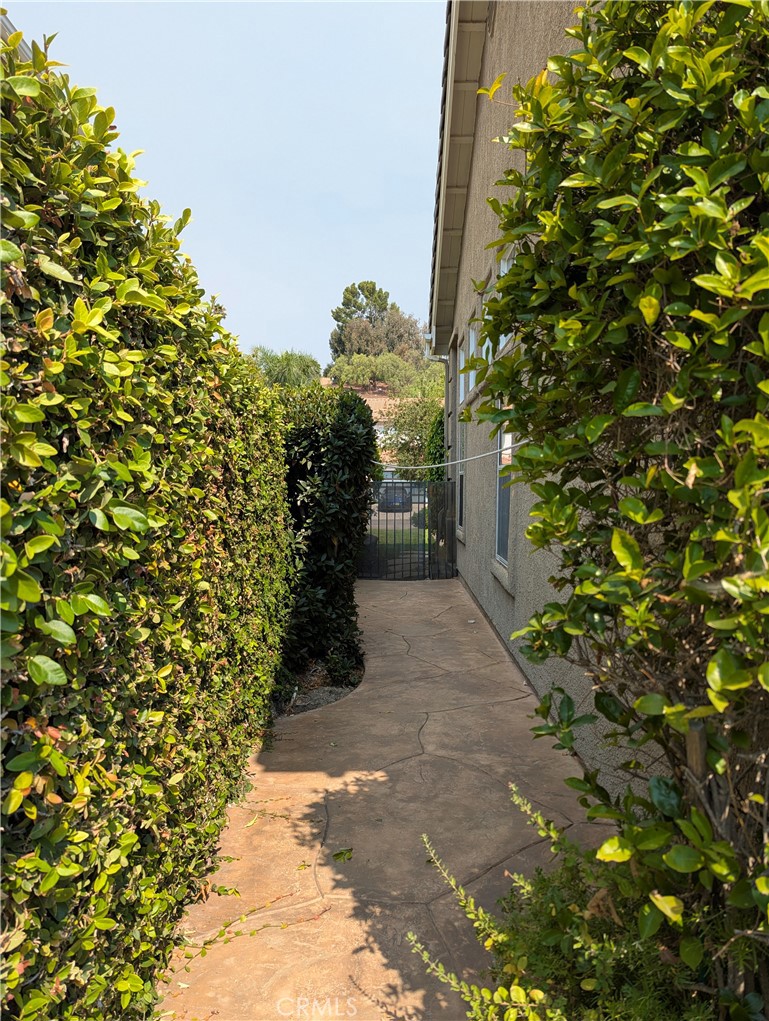 https://media.crmls.org/medias/95b22f0e-5547-46cc-9091-b88737383ed0.jpg?preset=X-Large