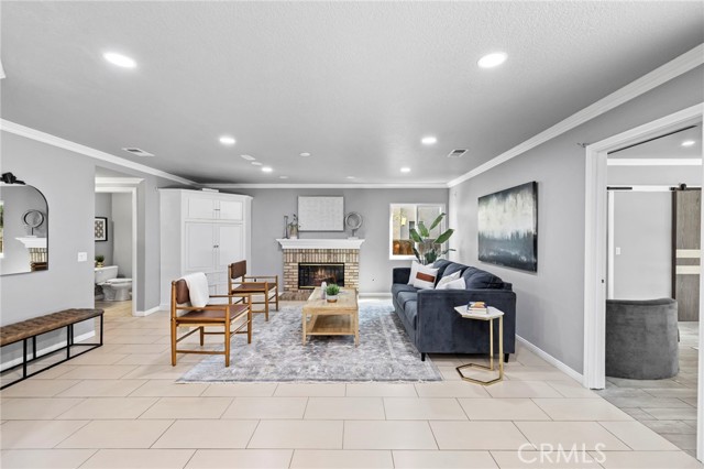 Detail Gallery Image 10 of 37 For 74 Linhaven, Irvine,  CA 92602 - 5 Beds | 3/1 Baths