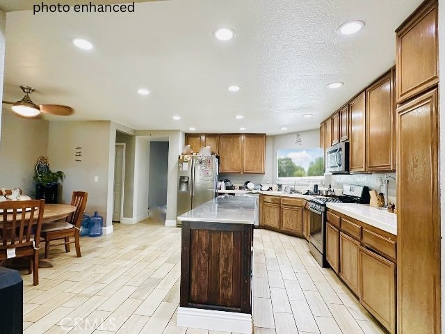 https://media.crmls.org/medias/95b28b0e-7dd7-442a-a67f-efb34b444cc9.jpg?preset=X-Large