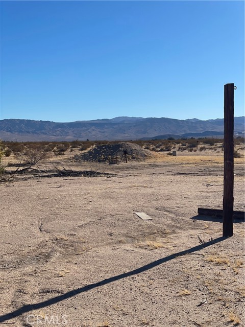 Detail Gallery Image 12 of 16 For 47150 Black Butte Rd, Newberry Springs,  CA 92365 - 5 Beds | 3 Baths