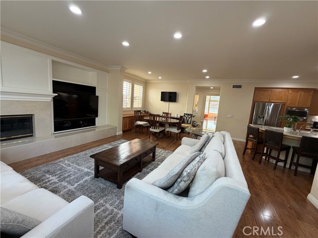 Detail Gallery Image 6 of 22 For 7 Heather, Irvine,  CA 92620 - 4 Beds | 3/1 Baths