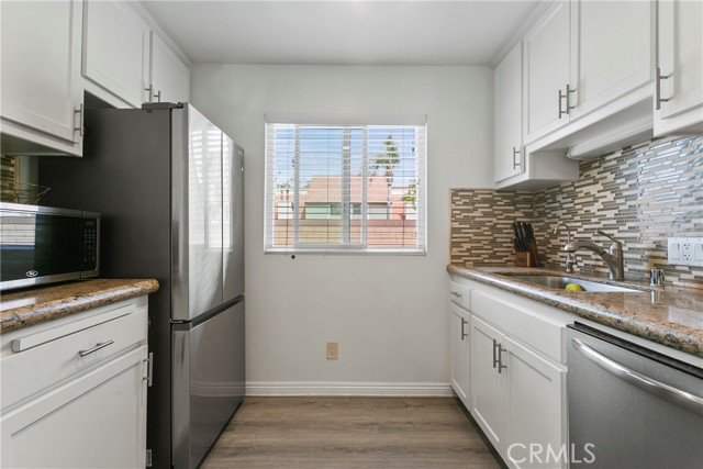 Detail Gallery Image 9 of 22 For 5593 Pioneer Bld #18,  Whittier,  CA 90601 - 2 Beds | 2 Baths