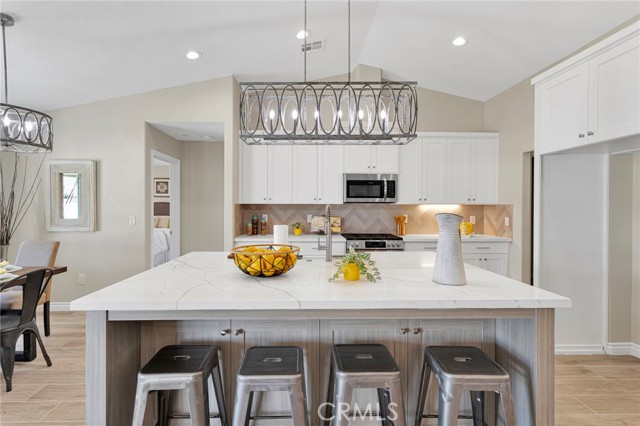 Detail Gallery Image 16 of 63 For 18525 Seaforth, Hesperia,  CA 92345 - 4 Beds | 2/1 Baths