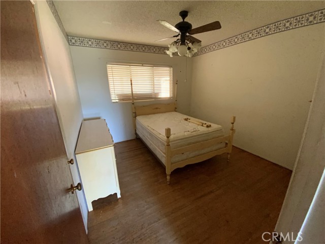 Detail Gallery Image 8 of 11 For 18236 Owen, Fontana,  CA 92335 - 3 Beds | 1 Baths